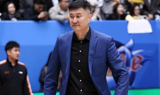 开云下载-广东胜吉林发布会！杜锋再展语言魅力，焦泊乔点出拼劲伤势无碍！